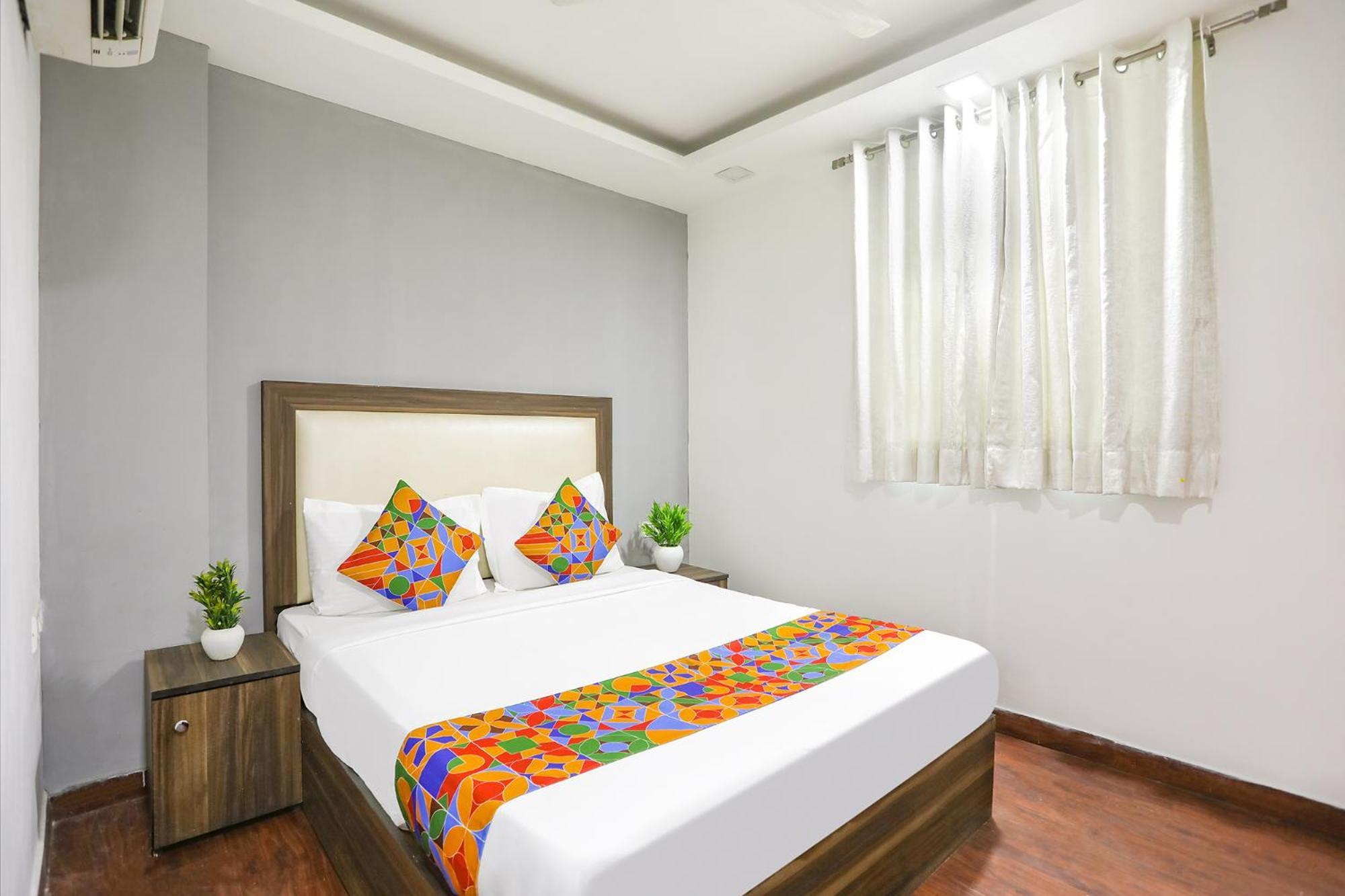Fabexpress The Arrow Hotel New Delhi Exterior photo