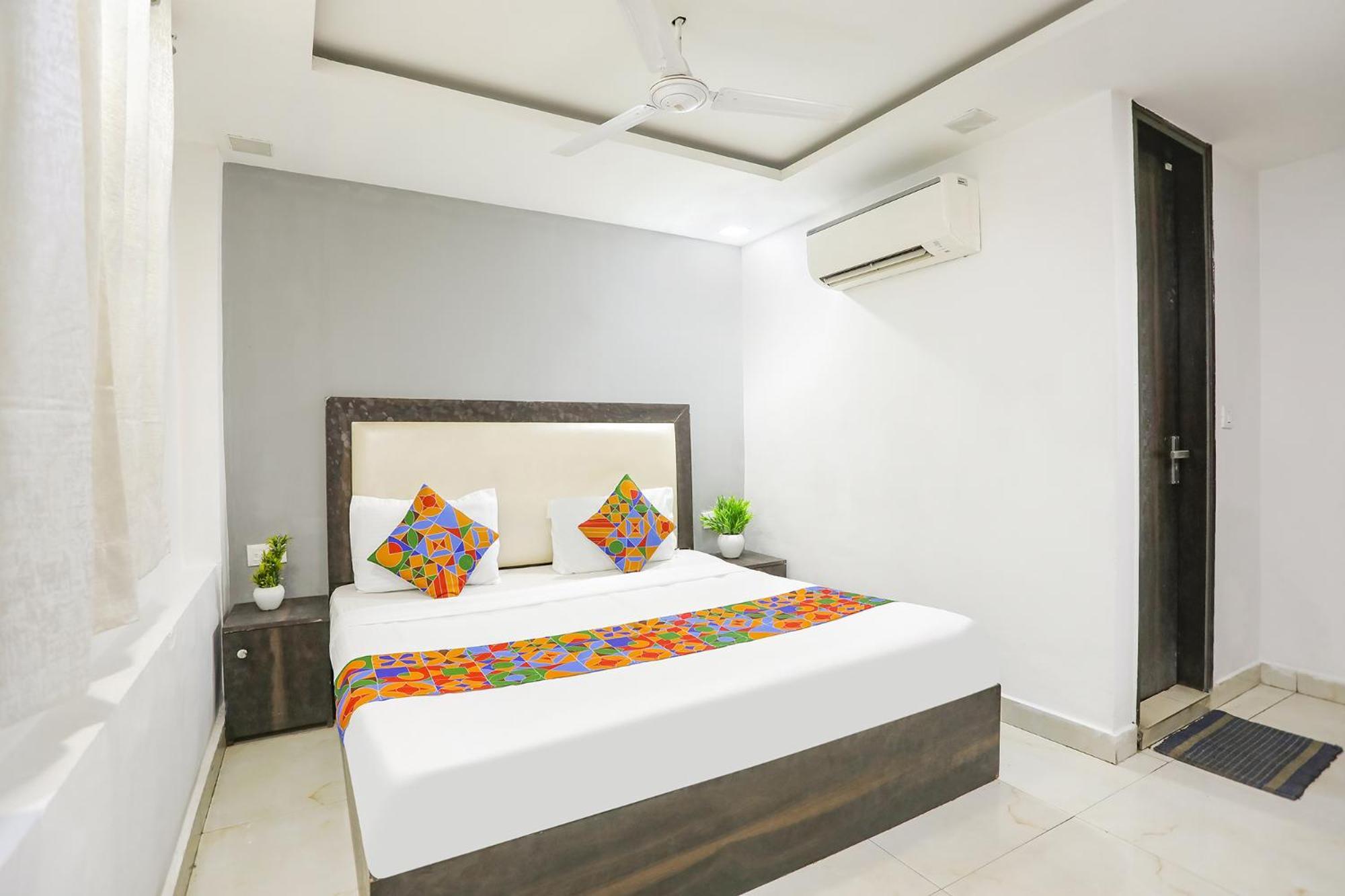 Fabexpress The Arrow Hotel New Delhi Exterior photo